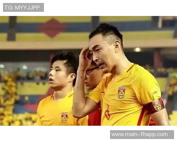 泰山队主场平局遭遇三连平球员谢场时满脸遗憾与失落