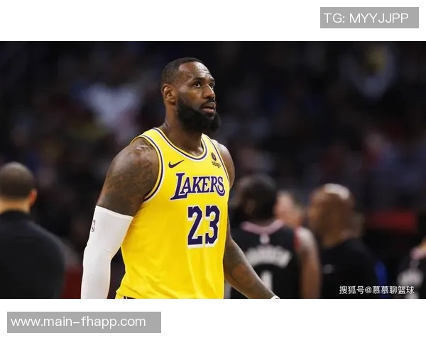 詹姆斯谈父亲与球队领袖角色平衡的挑战与智慧